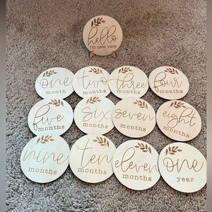 Wooden first year monthly milestone circles
